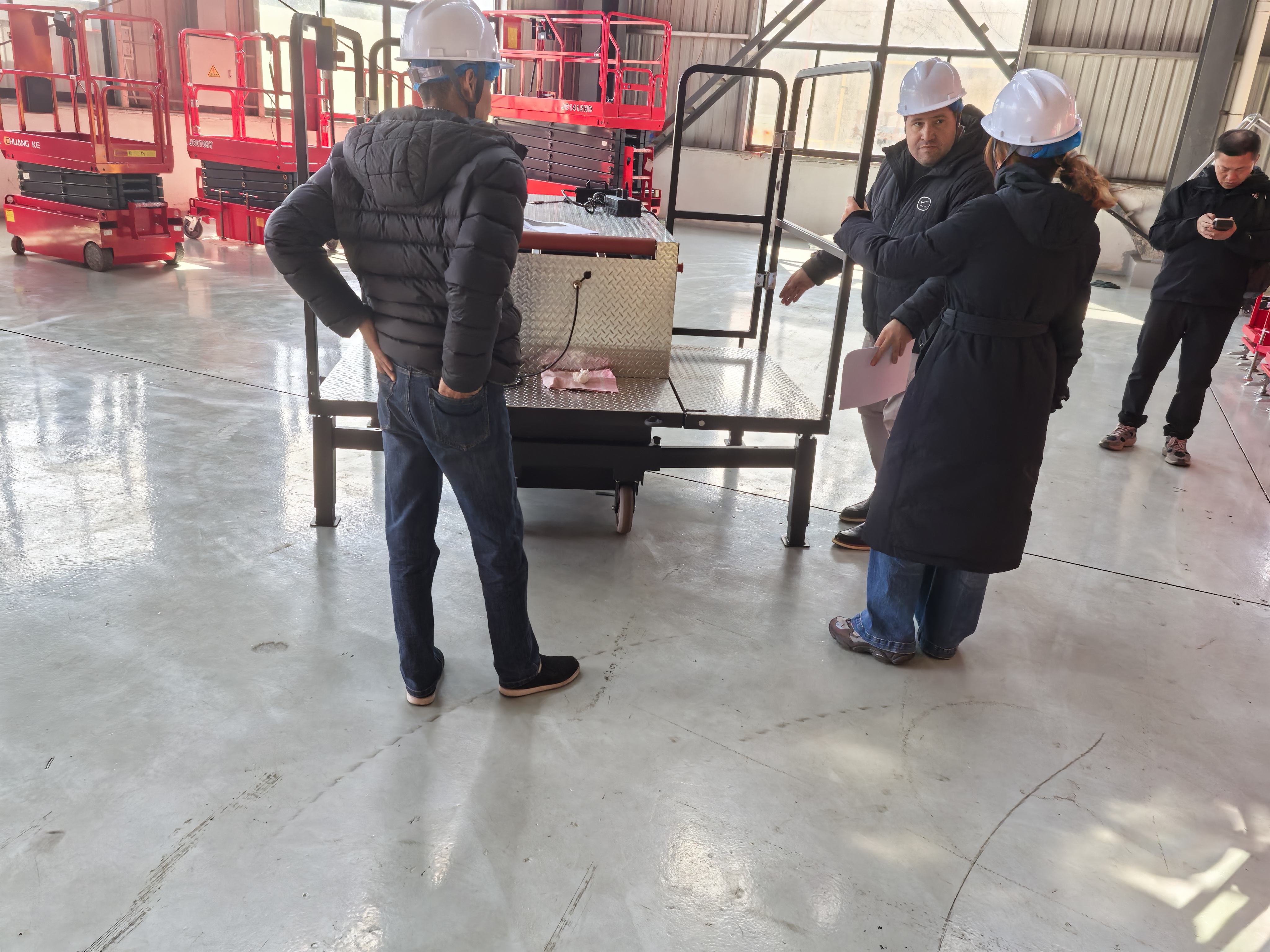 Brezilyalı Müşteriler, Özelleştirilmiş Asansör Üretimine Rehberlik Etmek İçin Zhejiang Wizplus Smart Equipment Ltd.'yi Ziyaret Etti